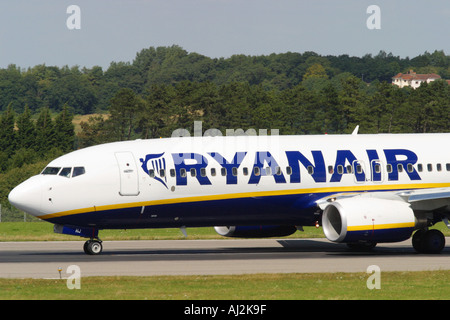 Aereo Ryanair compagnia aerea Boeing 737 800 visto in atterraggio a Bristol Summer Foto Stock