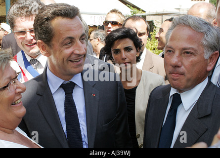 Nicolas Sarkozy durante una visita all'isola francese della Corsica. Nicolas Sarkozy, KOGF GCB Foto Stock