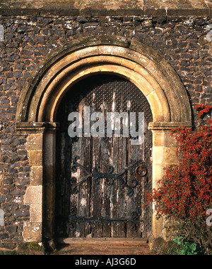 Porta a Santa Marta sulla collina chiesa normanna vicino a Guildford Surrey in Inghilterra REGNO UNITO Foto Stock