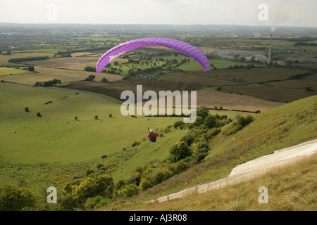 Parapendio al Westbury White Horse Wiltshire Foto Stock