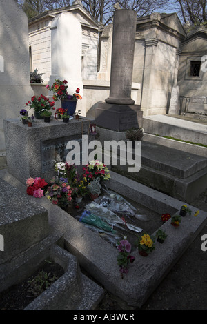 Tomba di Jim Morrison delle porte al cimitero di Pere Lachaise Parigi Francia. Foto Stock