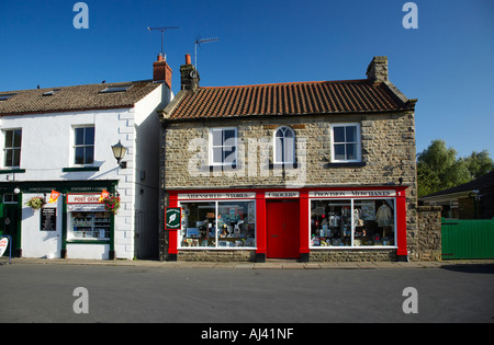 Negozi Aidensfield e Post Office Goathland North Yorkshire Moors Inghilterra Foto Stock