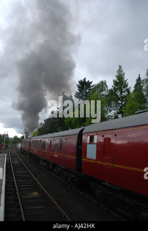 Strathspey Steam Railway un treno storico gestito da volontari e appassionati di treni Aviemore Highland Scozia Scotland Foto Stock