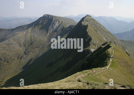 Il Devil's Ridge sull'anello di Steall Foto Stock