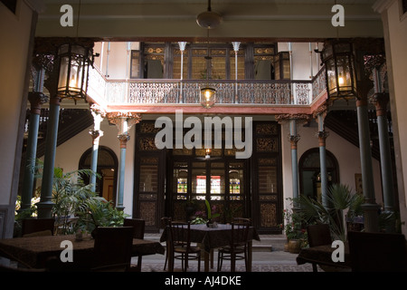 Residenza di Cheong Fatt Tze hotel lobby centrale. (UNESCO "ost eccellente progetto premiato Hotel' anno 2000) Georgetown, Penang, Foto Stock