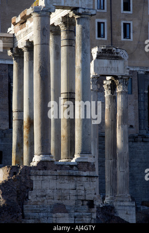 Tempio di Saturno e il Tempio di Vespasiano e Tito, Foro Romano, Roma Foto Stock