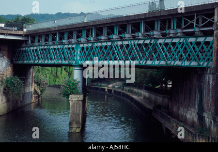 Ponte Ferroviario sul fiume Avon, Bath Spa, Somerset, Regno Unito Foto Stock