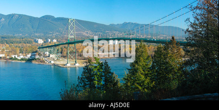 Ponte Lions Gate vista da Stanley Park a Vancouver British Columbia Canada Foto Stock