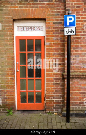 Regno Unito Sandwich Kent King Street insolito chiosco di telefono impostato in Royal Mail ufficio di smistamento Foto Stock