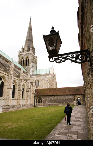 West Sussex Chichester Cathedral percorso per i chiostri Foto Stock