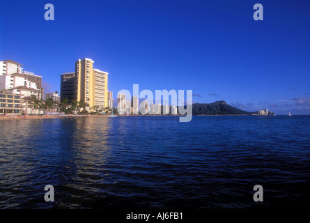 La spiaggia di Waikiki a Honolulu sull'isola di Oahu Hawaii USA Foto Stock