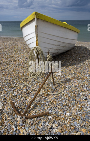 Barche da pesca trasportate su Weybourne spiaggia Norfolk Foto Stock