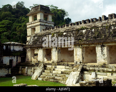 Le rovine del palazzo di Palenque nel Chiapas Foto Stock
