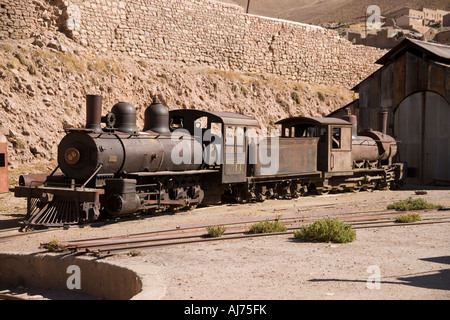 Di vecchi treni alla città mineraria di Pulacayo, incluso l'ultimo treno derubato da Butch Cassidy e Sundance Kid, Bolivia Foto Stock