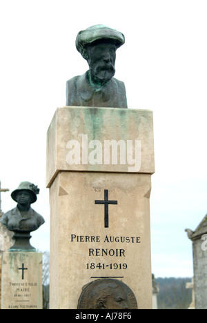 Francia Aube Essoyes Auguste Renoir s tomba nel cimitero Foto Stock