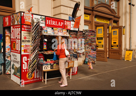 I fornitori a Budapest Keleti palyaudvar Orientale Budapest Stazione ferroviaria stazione ferroviaria, Budapest Ungheria. Foto Stock