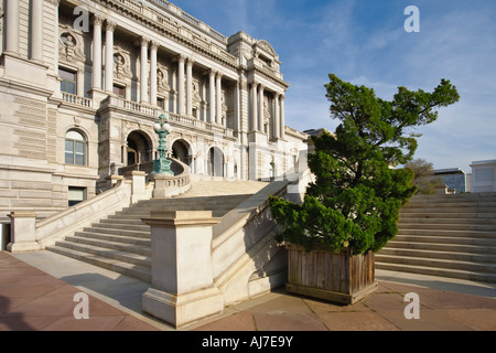 Thomas Jefferson edificio è uno dei tre edifici che compongono la Biblioteca del Congresso di Washington DC. Foto Stock