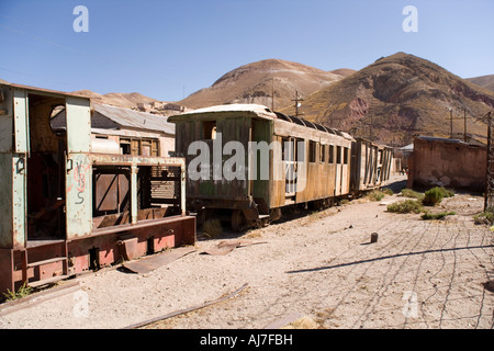 Di vecchi treni alla città mineraria di Pulacayo, incluso l'ultimo treno derubato da Butch Cassidy e Sundance Kid, Bolivia Foto Stock