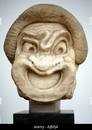 Intaglio di una maschera utilizzata in greco antico commedia teatrale, del III secolo A.C. Artista: sconosciuto Foto Stock