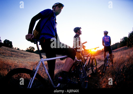 Bikers su Foresthill Divide Trail Foto Stock