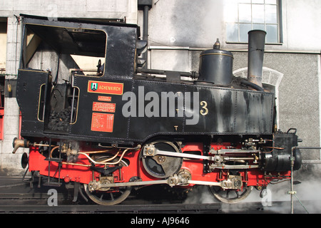 Achenseebahn pignone a cremagliera per la cottura a vapore del motore in alto Foto Stock