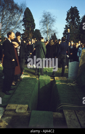 Il funerale di Michael Hill il primo caccia saboteur per essere ucciso per salvare la vita di volpi Yeovil 1991 Foto Stock