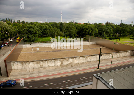 Terra di nessuno presso il Muro di Berlino, Berlino, Germania Foto Stock