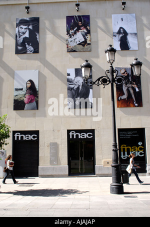 La facciata della Fnac music store Siviglia Ottobre 2007 Foto Stock