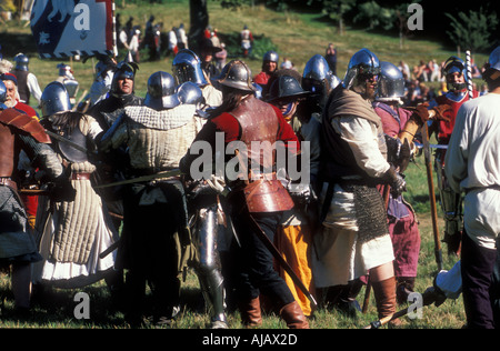 Re emanazione battaglia al Castello di Herstmonceux Foto Stock