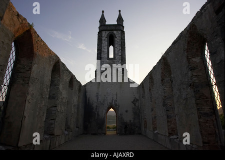 All'interno di dunlewey chiesa di Irlanda chiesa protestante cercando fino alla tower al tramonto Dunlewy County Donegal Repubblica di Irlanda Foto Stock