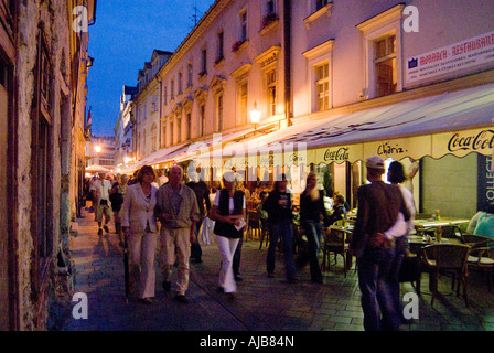 Città vecchia di notte Bratislava Slovacchia Foto Stock