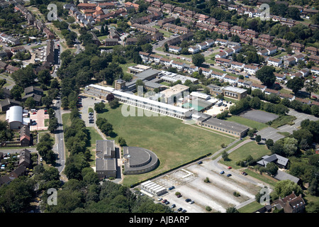 Vista aerea del nord est di Epping Forest college la foresta di Epping London IG10 Inghilterra REGNO UNITO alto livello obliqua Foto Stock