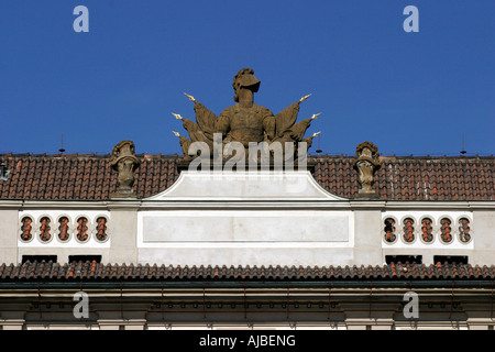 Decorazione sul tetto del castello di Praga Foto Stock