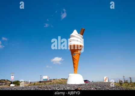 Plastica promozionale cono gelato da strada su Clee Hill Foto Stock