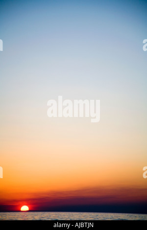 Drammatico Tramonto sul lago Tanganica Foto Stock