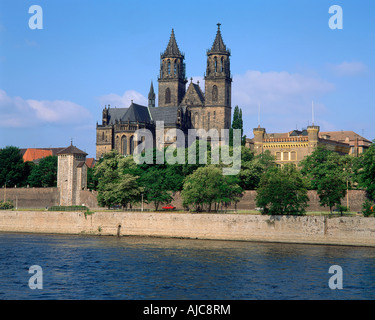 Aussen Magdeburger Dom eines der ältesten gotischen Bauwerke Deutschlands vecchia cattedrale gotica vista esterna Magdeburg Foto Stock