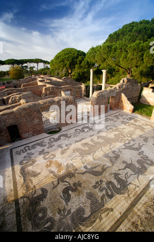 Le Terme di Nettuno nella antica città romana di Ostia, Italia Foto Stock