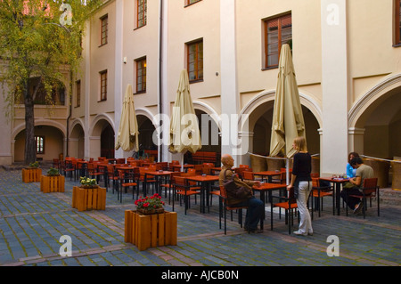 Ristorante Terrazza alumnatas cortile klemas Vilnius Lituania Foto Stock