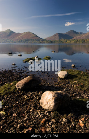 Derwentwater con Cat le campane in background, Lake District, Inghilterra Foto Stock