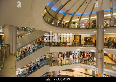 Siam Discovery Center è uno dei più nuovi e più famosi centri per lo shopping a Bangkok, in Thailandia. Foto Stock