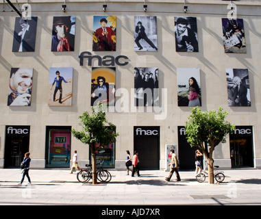 La facciata della Fnac music store Siviglia Ottobre 2007 Foto Stock