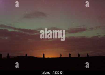 dh anello in pietra neolitico di BRODGAR ORKNEY aurora boreale Aurora Borealis Scozia luci notturne regno unito patrimonio mondiale henge sito pietre cielo Foto Stock