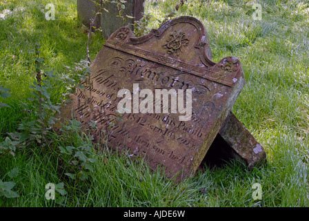 Lapide Caduti. Chiesa di San Teobaldo, grande Musgrave, Cumbria, Inghilterra, Regno Unito, Europa. Foto Stock