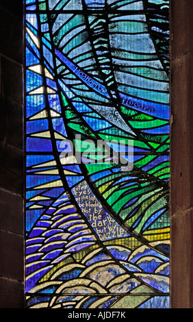 Norman Nicholson memorial finestra (dettaglio). Chiesa di San Giorgio, Millom, Cumbria, Inghilterra, Regno Unito, Europa. Foto Stock