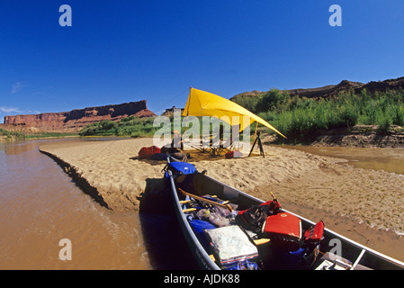 Camp di canoa sul fiume Verde Utah Foto Stock