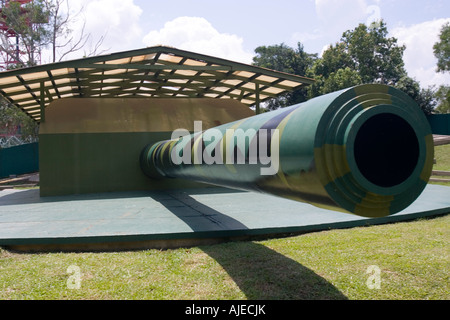 Replica di quindici pollici batteria di Johore monster gun utilizzati per difendere Singapore durante la seconda guerra mondiale Foto Stock
