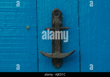 Ancoraggio paracolpi sagomati sulle guardie Cottage Seaford Sussex Foto Stock