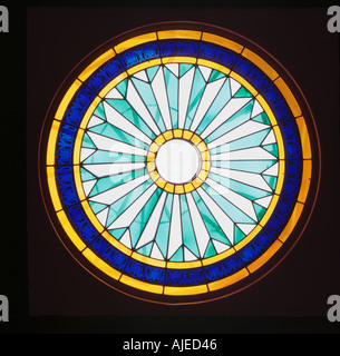 La finestra di vetro colorato nella cupola della hall di entrata a Uppark West Sussex Foto Stock