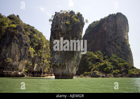 Ben noto Ko Tapu James Bond Island di Phang Nga Bay Thailandia Foto Stock