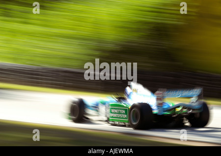 Larry Connor gare il suo ex-Michael Schumacher 1994 Benetton B194 una vettura di Formula 1 a 2006 Kohler sfida internazionale Foto Stock